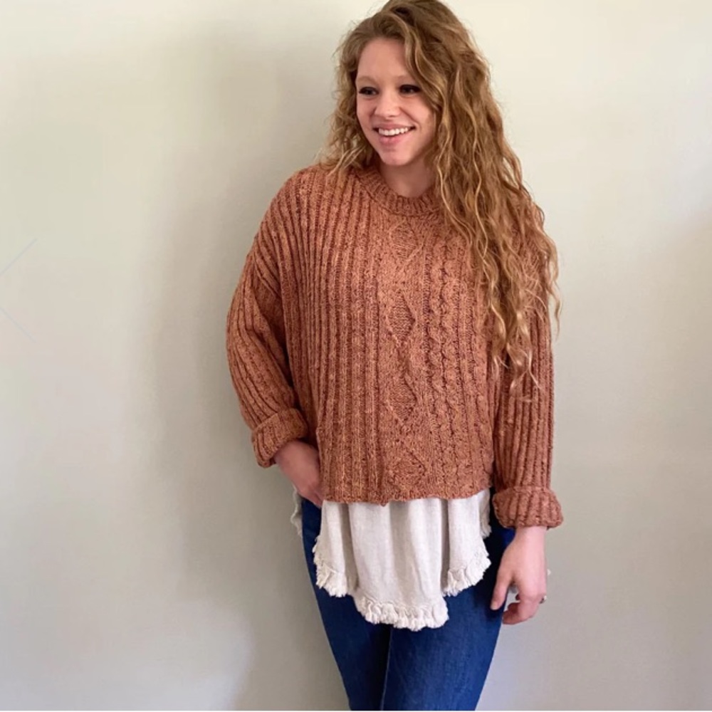 Free People from Bloomingdale’s great brownish color knitted cropped sweater - Picture 3 of 13